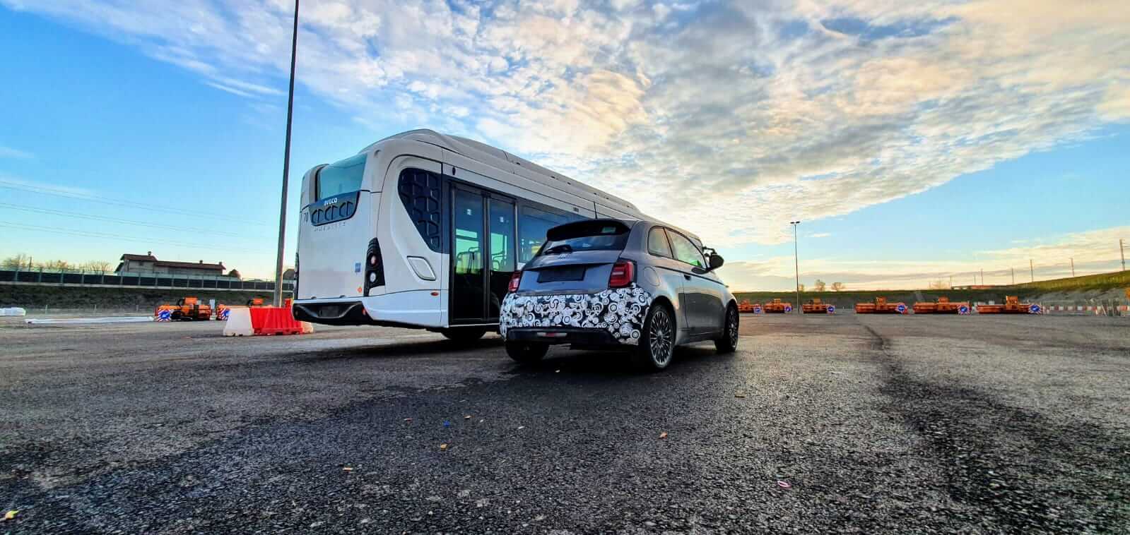 Arena of the future pilot - Electreon powers Iveco bus and Fiat 500 (Stellantis passenger vehicle)