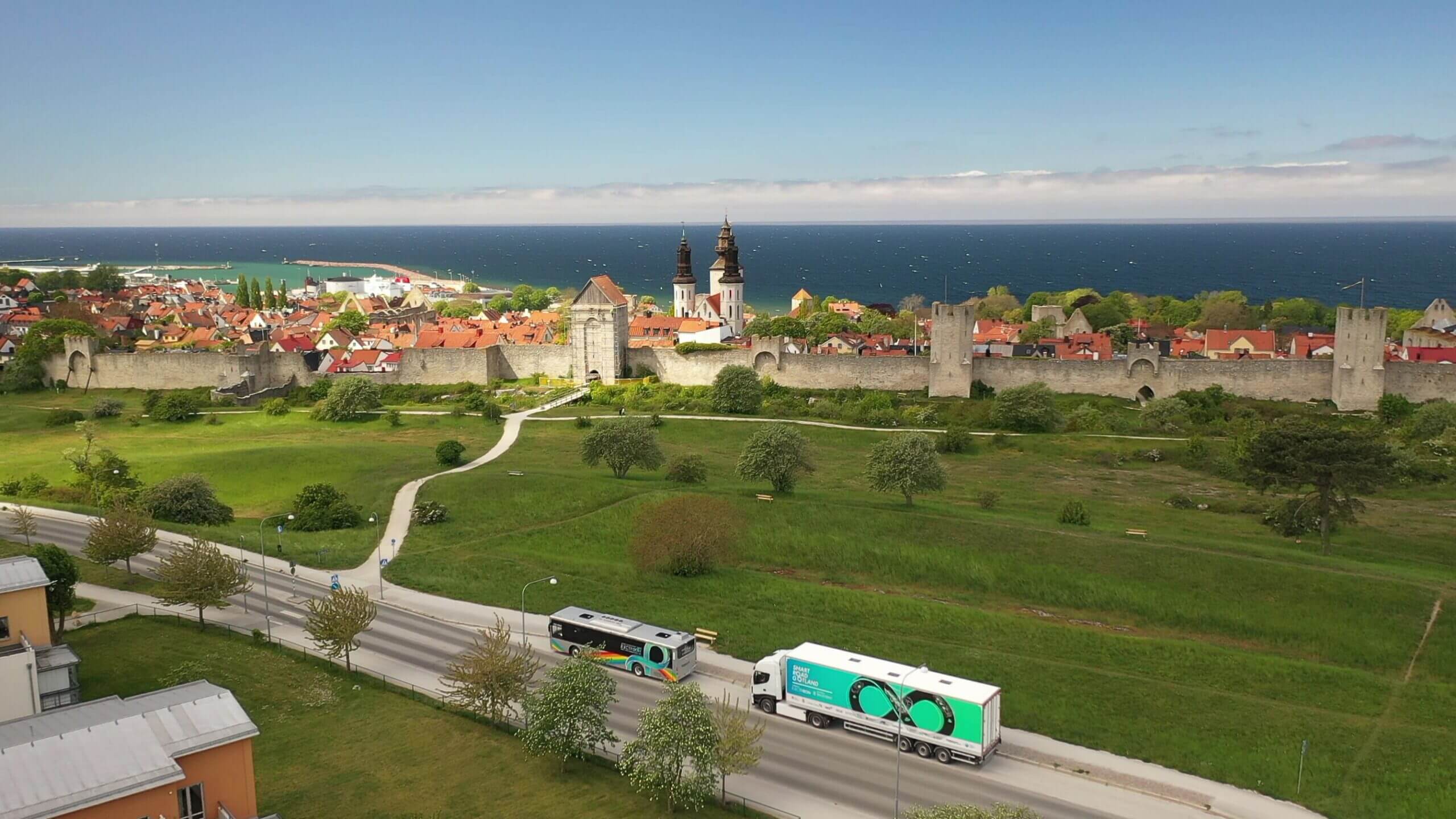 Gotland, Sweden - Electreon ERS powers bus and truck