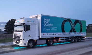 GINAF E-truck wirelessly charging