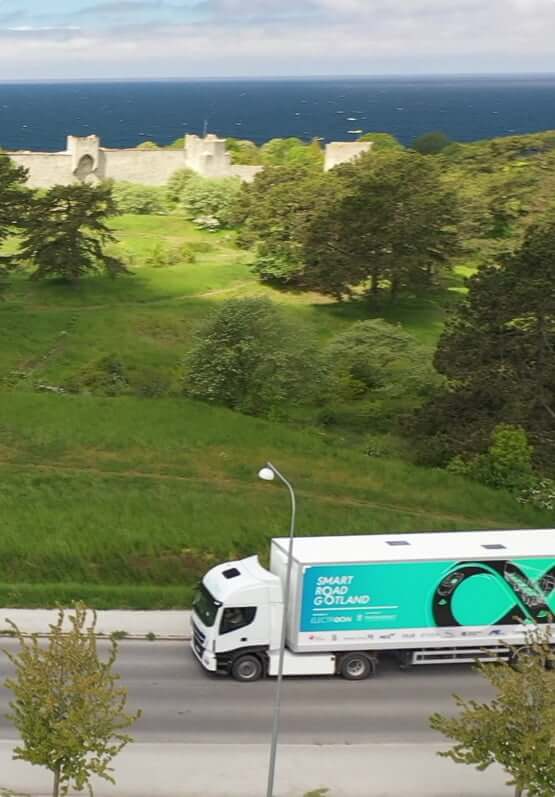 Electreon truck driving on road while wirelessly charging