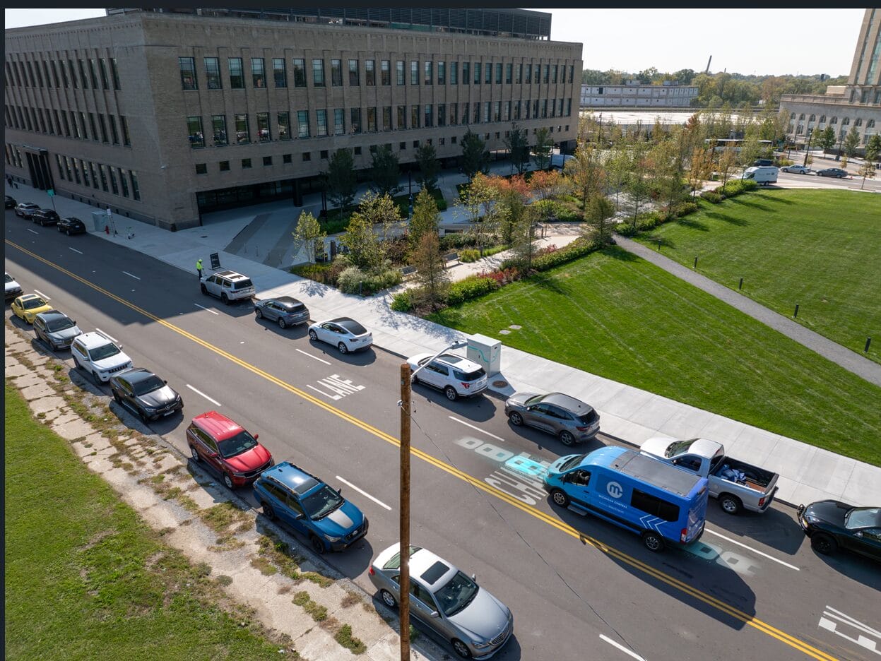 Electrified lane next to a regular one